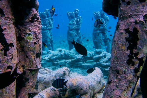 Diving at Gili Meno underwater Statues